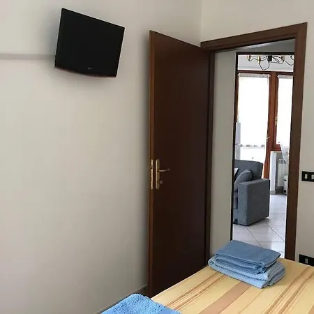 Apartamento Luminoso Bilocale, Comfort A 300 M Dal Mare