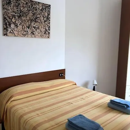 Luminoso Bilocale, Comfort A 300 M Dal Mare Apartamento *