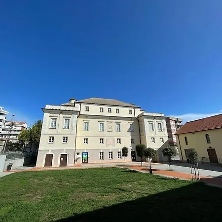 Luminoso Bilocale, Comfort A 300 M Dal Mare Apartamento *