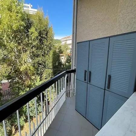 Apartamento Luminoso Bilocale, Comfort A 300 M Dal Mare